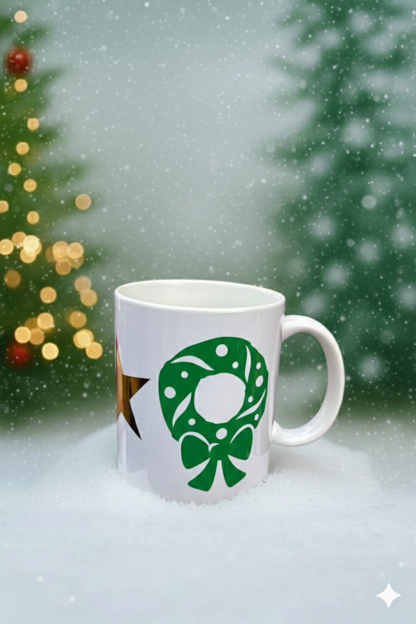 Cană Personalizabilă „Spirit de Crăciun” – Model Coroniță Verde